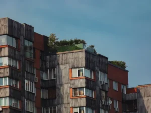 Wie Dachgärten und vertikale Landwirtschaft die Städte des Alpenlandes verändern