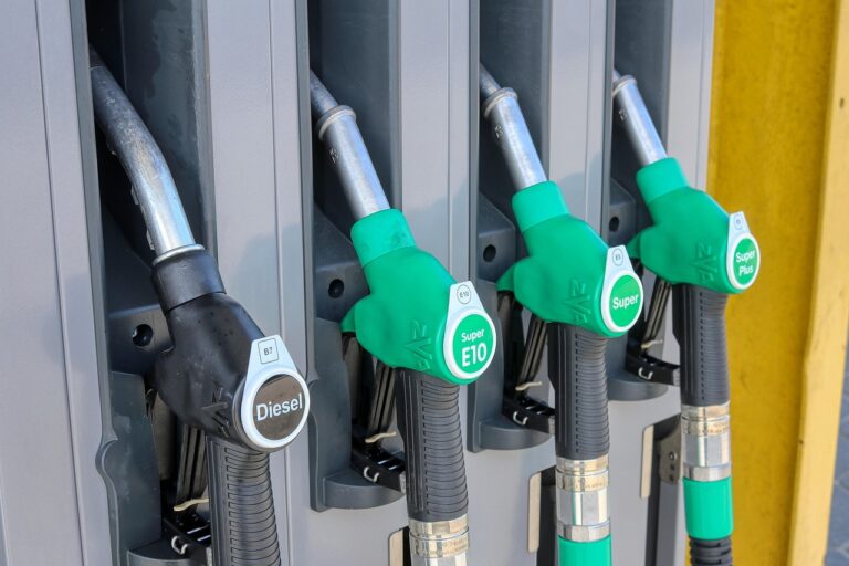 Wie du Benzin sparst und weitere Tipps für nachhaltigeres Fahren